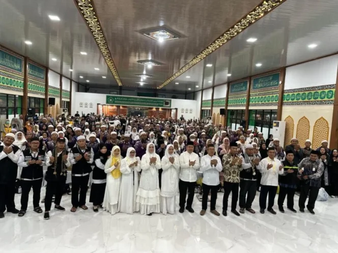 
 Sekda Tanbu Sambut Kedatangan Jamaah Haji di Embarkasi Banjarmasin