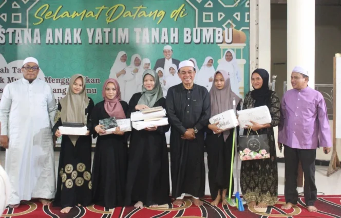 
 Peringati 10 Muharram, Bupati Zairullah beri hadiah untuk Anak Yatim