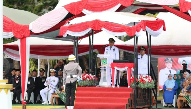 
 Wabup Muh Rusli Pimpin Upacara Penurunan Bendera HUT RI Ke-79