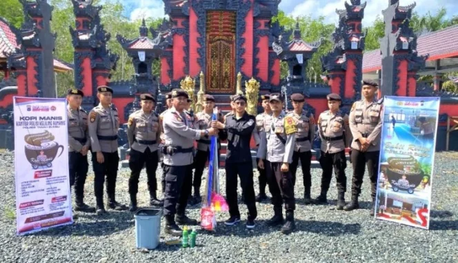 
 Bakti Religi Kopi Manis, Polres Tanbu Bersihkan Tempat Ibadah