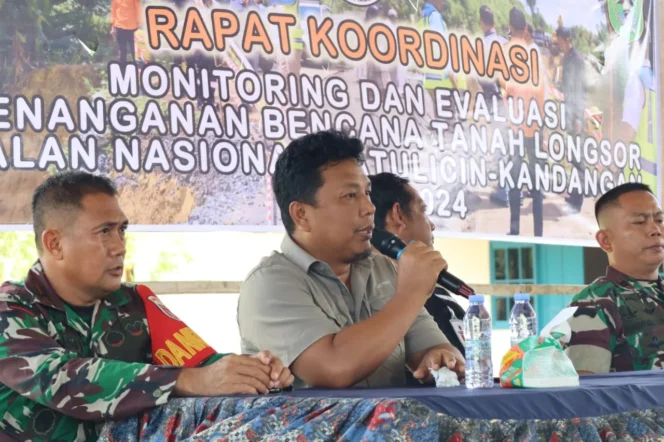 
 Rakor Penanganan Longsor Mantewe BPBD Tanbu dan Tim Monev Tinjau Lapangan