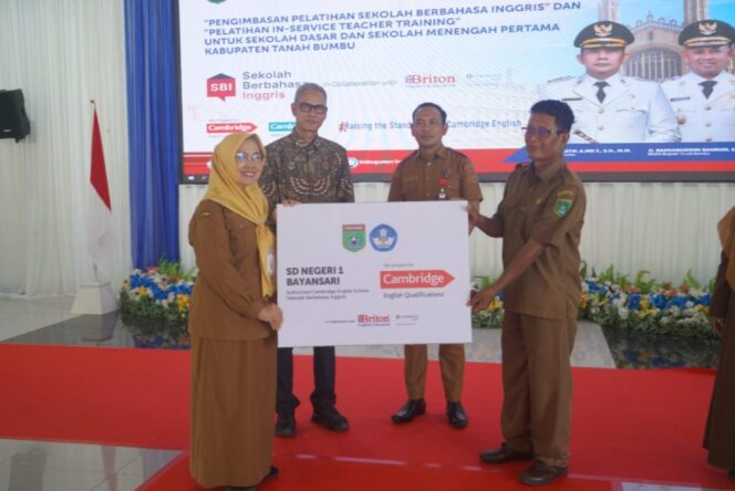 
 Tanah Bumbu Luncurkan Program Sekolah Berbahasa Inggris Kerjasama Briton English Education