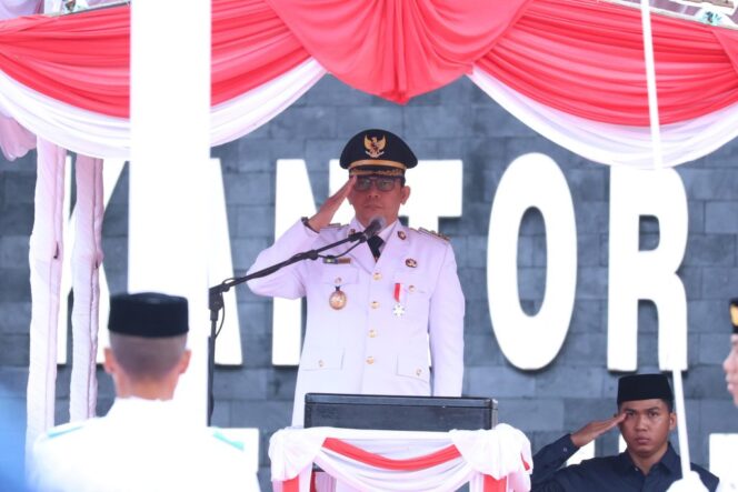
 HUT RI Ke-80, Upacara Penurunan Bendera di Tanah Bumbu Berlangsung Khidmat dan Tertib