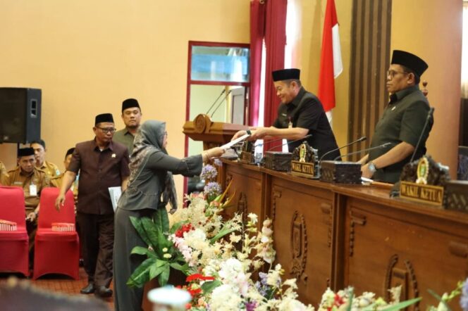 
 Pendapat Bupati Terhadap Dua Raperda Inisiatif DPRD Tanah Bumbu