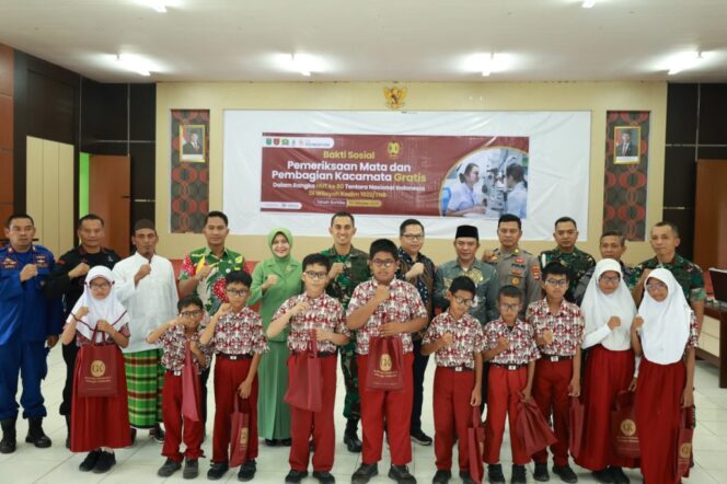 Tanah Bumbu Gelar Baksos Pemeriksaan Mata dan Pembagian Kacamata Gratis dalam Rangka HUT ke-80 TNI