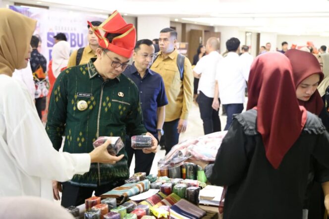 
 Bupati Tanah Bumbu Hadiri Launching Gerakan Serbu Pasar
