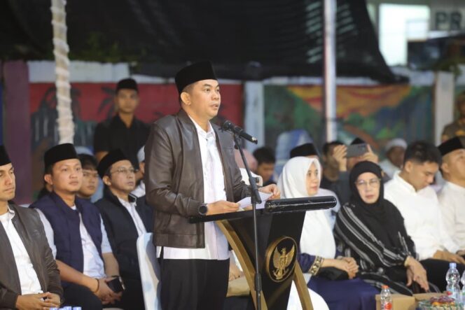
 Semarak Idul Fitri, Bupati Andi Rudi Latif Lepas Festival Tanglong 2026