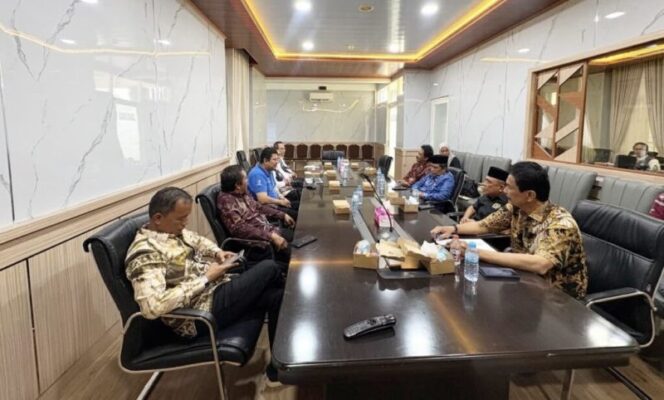 
 Optimalkan Pengelolaan Keuangan Daerah, Komisi II DPRD Tanah Bumbu, Kunjungi BPKAD Provinsi Kalsel