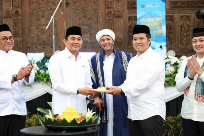 
 Bupati Andi Rudi Latif Resmikan Operasional Aerodrome Control Tower Bandara Bersujud