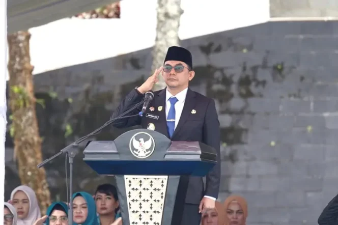 
 Bupati Andi Rudi Latif Pimpin Upacara Peringatan Hari Kebangkitan Nasional dan Proklamasi Gubernur Tentara ALRI Divisi IV Pertahanan Kalimantan Ke-77