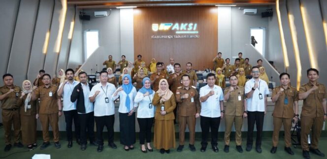 
 Kolaborasi Pemkab Tanbu dan Bank Kalsel: Bayar Pajak Bisa Lewat QRIS
