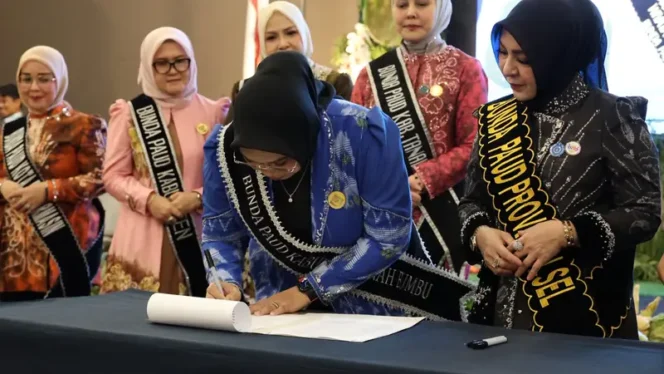 
 Bunda PAUD Tanah Bumbu Teken MoU Penguatan Kompetensi Guru PAUD