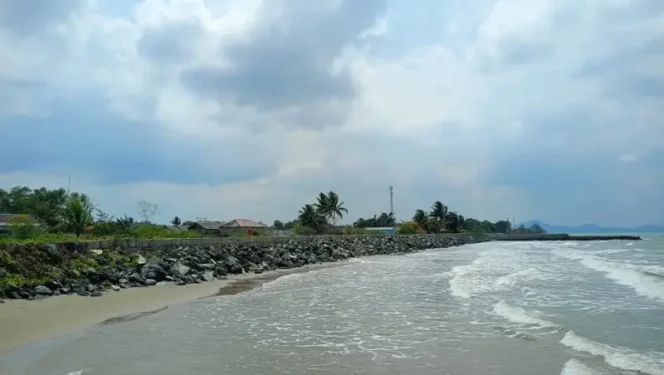 
 Bupati Andi Rudi Latif Bangun Siring Laut di Pagatan, Antisipasi Gelombang Pasang