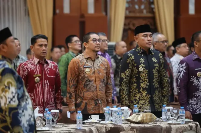 
 Bupati Andi Rudi Latif Hadiri Malam Silaturahmi dan Pisah Sambut Kajati Kalsel, Pentingnya Kolaborasi untuk Pembangunan
