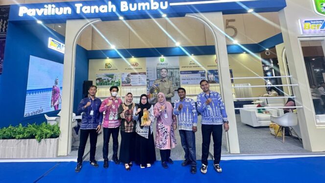 
 Tanah Bumbu Raih Penghargaan Stand Terbaik di Trade Expo Indonesia 2026