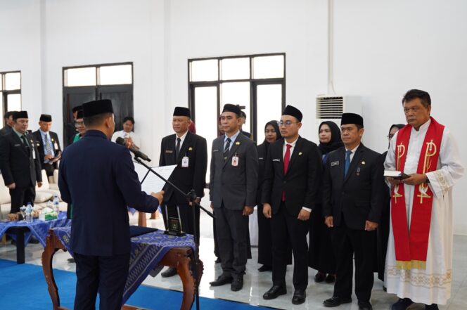 
 Lantik Pejabat Pemkab Tanah Bumbu, Bupati Andi Rudi Latif Tekankan Program Harus Berdampak Nyata bagi Masyarakat